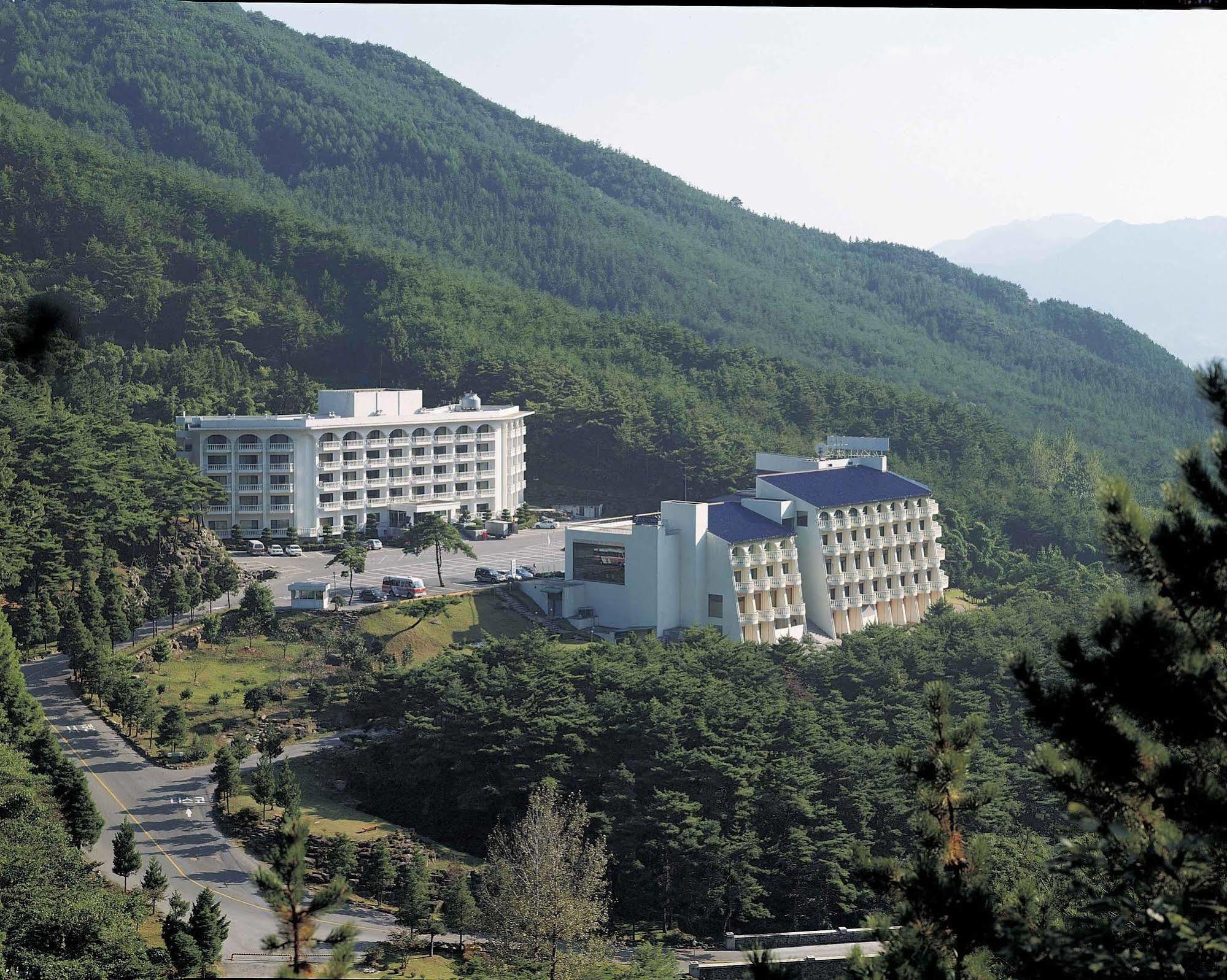 Hanwha Resort Jirisan Gurye Buitenkant foto